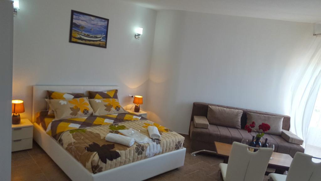 Apartments Sirena Ulcinj Buitenkant foto
