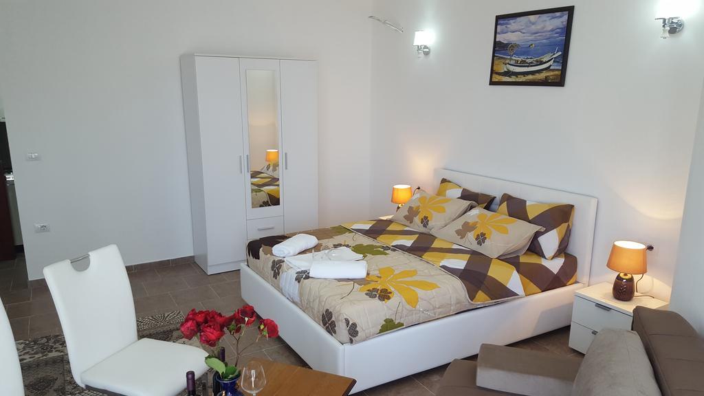 Apartments Sirena Ulcinj Buitenkant foto