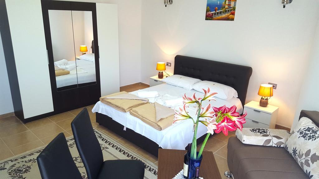 Apartments Sirena Ulcinj Buitenkant foto