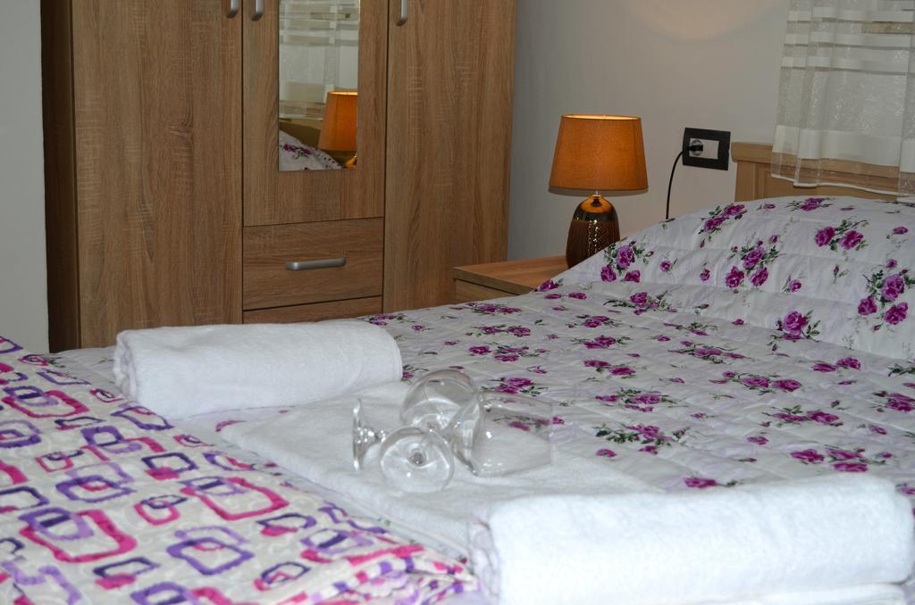 Apartments Sirena Ulcinj Buitenkant foto