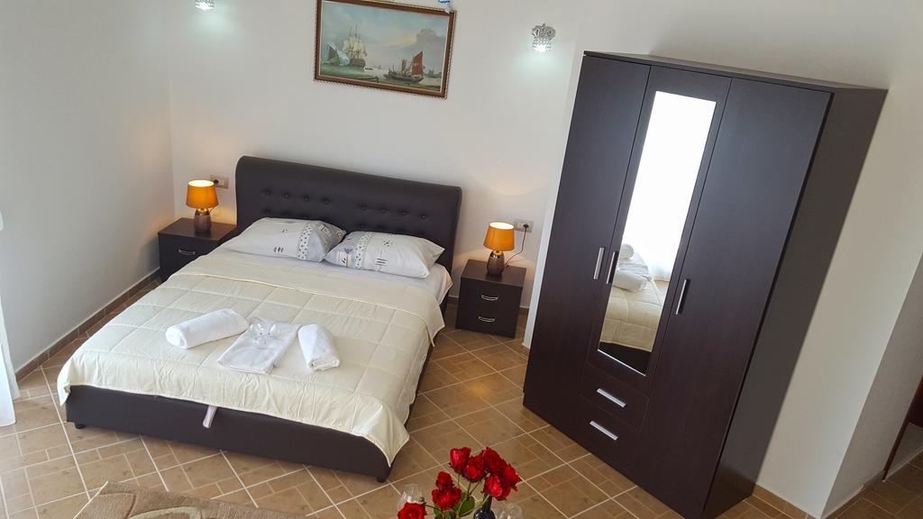 Apartments Sirena Ulcinj Buitenkant foto