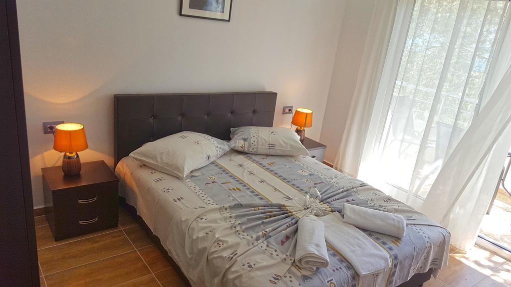Apartments Sirena Ulcinj Buitenkant foto