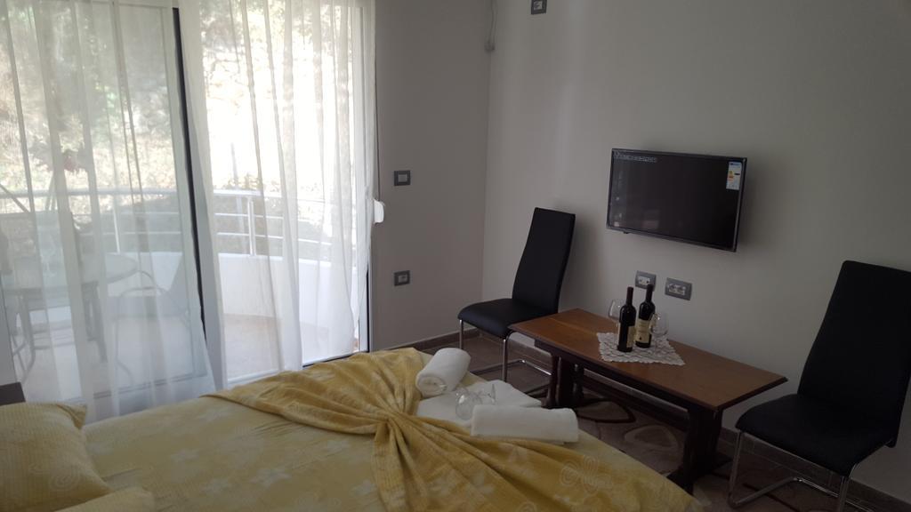 Apartments Sirena Ulcinj Buitenkant foto