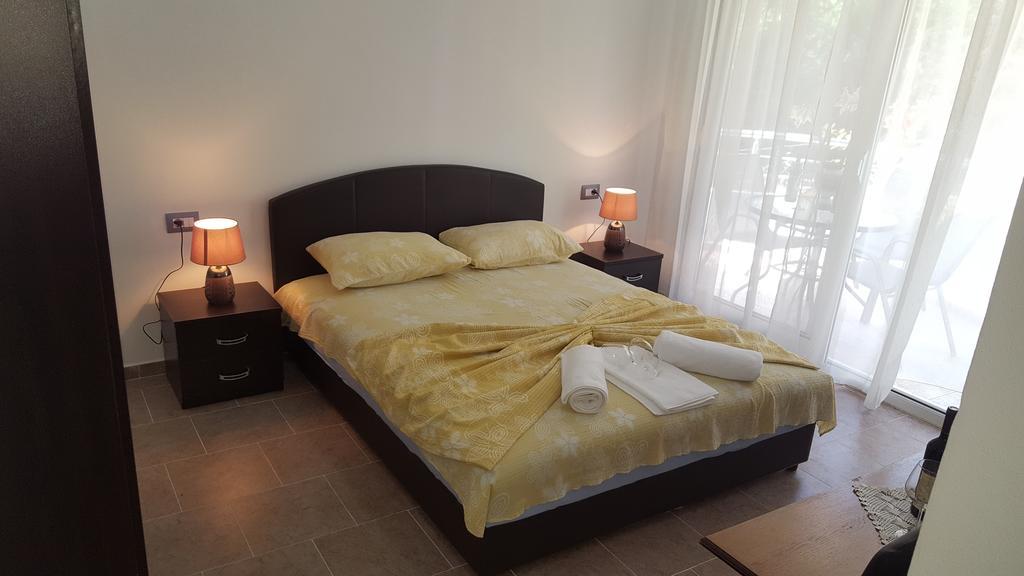 Apartments Sirena Ulcinj Buitenkant foto